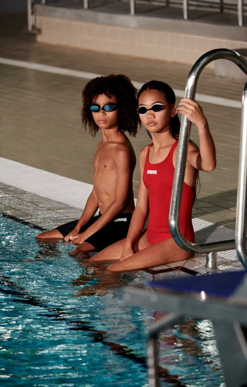 Arena Tracks Junior (Crvene) – Naočare za plivanje – PROFISWIMSHOP.COM